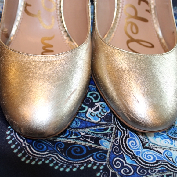 Sam Edelman gold pumps - Picture 3 of 4